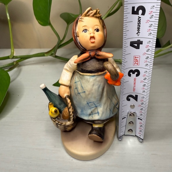 Goebel Hummel “Visiting an Invalid” #382 TMK-5 | Girl with Basket | Caregiver - Picture 12 of 12